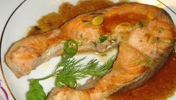 Лосось с соевым соусом и овощами.Пищевая ценность: белка 101,4 гр., жира 42,3 гр., углеводов 19,8 ...