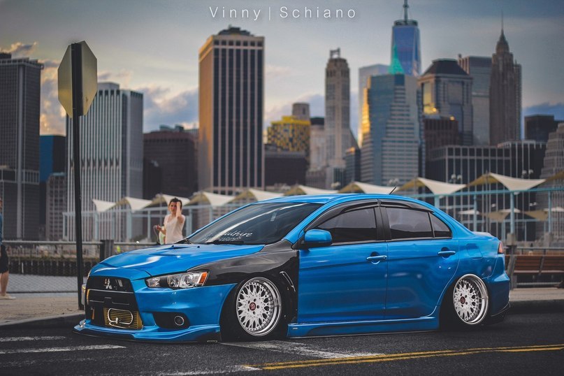 Mitsubishi Lancer Evolution X - 3