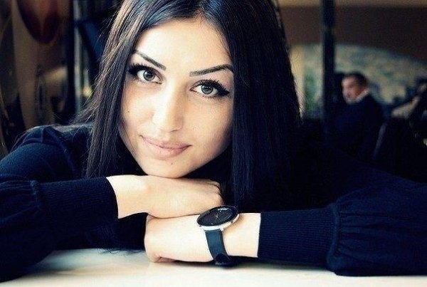 Коротко о себе: Не жду, не прошу, не оглядываюсь, не навязываюсь, в душу не пускаю,