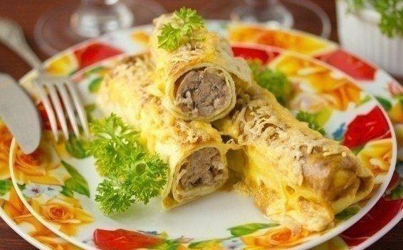 Яичные рулетики с мясной начинкой - отличный завтрак! Ингредиенты: Яйца куриные 7 шт. Свиной фарш ...