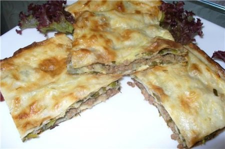Мясной пирог из лаваша.ИнгредиентыЛаваш - 5 шт.Мясо - 500 г.Лук - 3 шт.Сметана - 200 г.Майонез - 200 ...