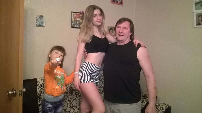  )))