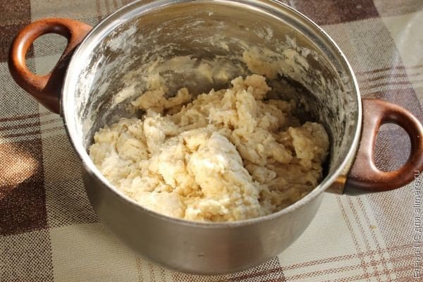 Жареные пирожки с мясом.Ингредиенты Для теста:Молоко — 300 млЯйца куриные — 2 шт.Растительное масло ... - 2