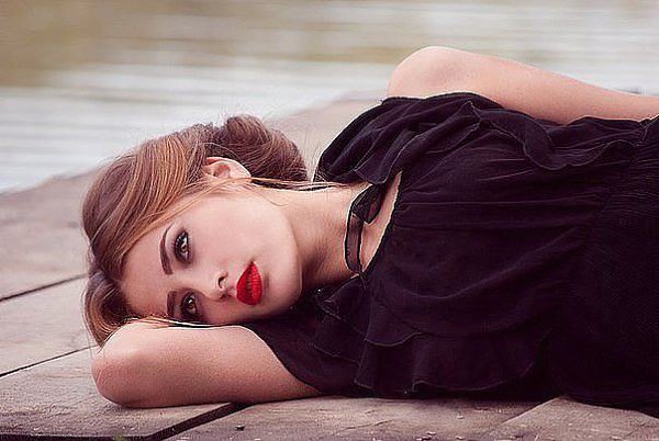 Я постоянно боюсь потерять людей, которых я люблю. Иногда я задаюсь вопросом, есть ли хоть кто - то, ...