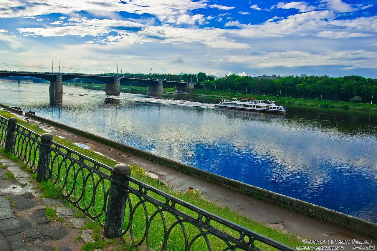 Leto tver. Река Волга в Твери. Тверь 2022 Волга Волга. Набережная реки Волги Тверь. Пристань городского сада в Твери.