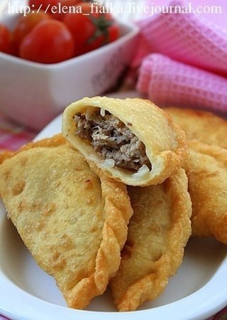 Чебуреки с мясом.Ингредиенты (на 20 штук):Подготовка без учета теста:40 минутПриготовление:25-30 ...