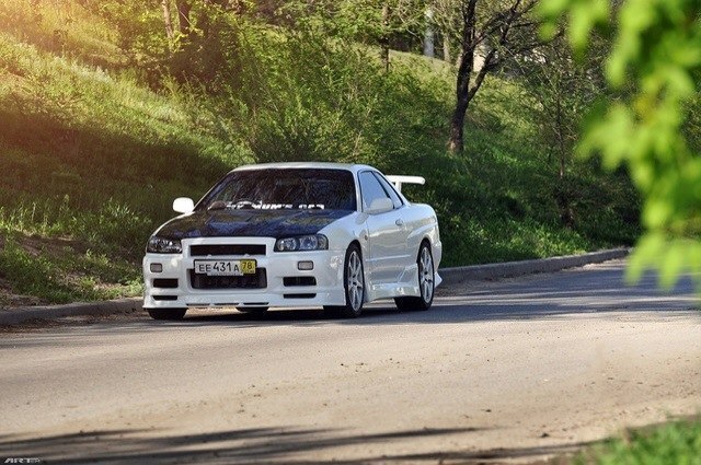 Nissan Skyline GT-R R34 - 5