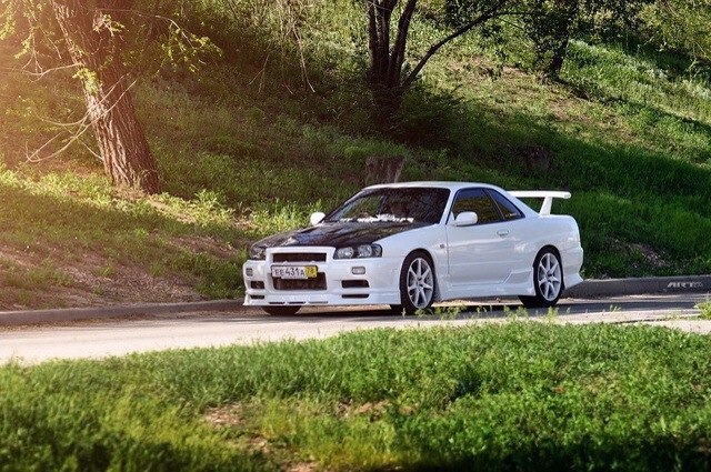 Nissan Skyline GT-R R34 - 6