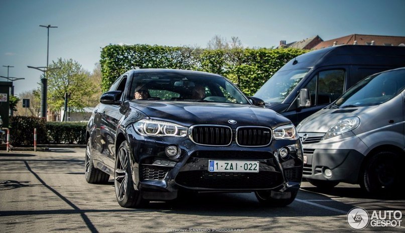 BMW X6 M.: 4.4 V8 : 575 ..  : 750  . : 250 / ...