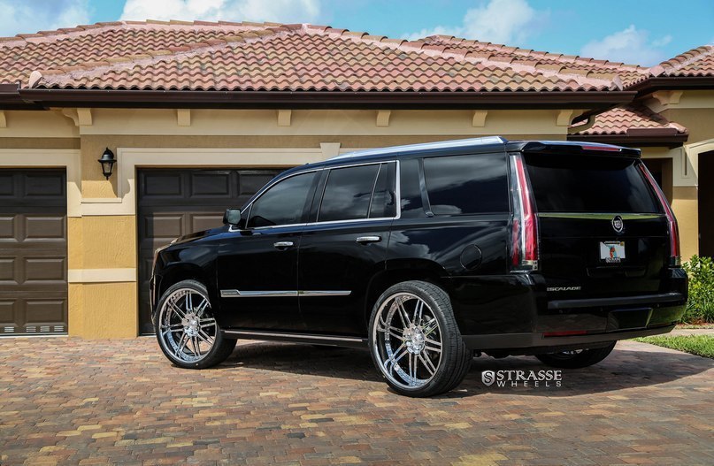 Cadillac Escalade. - 3