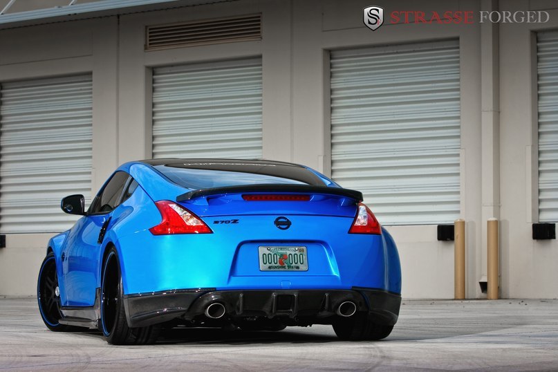 Nissan 370Z. - 4