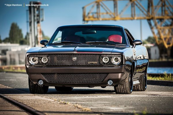 Dodge Charger GTS-R.