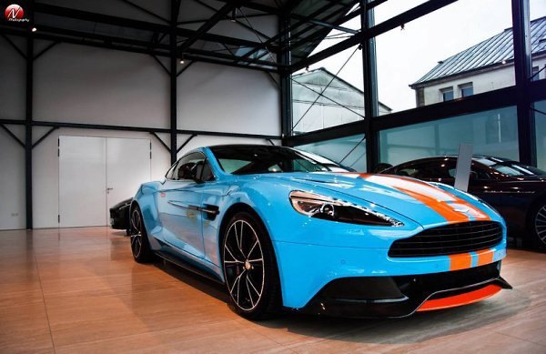 Aston Martin Vanquish.