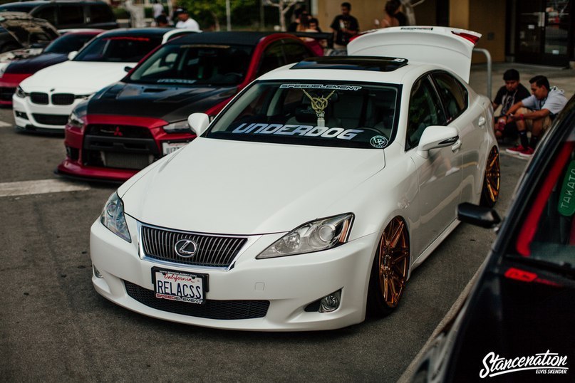 Lexus IS