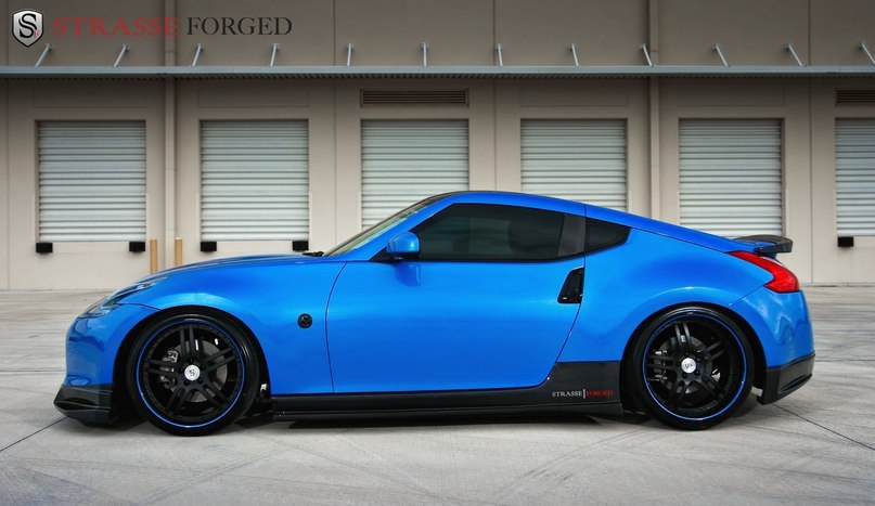 Nissan 370Z.