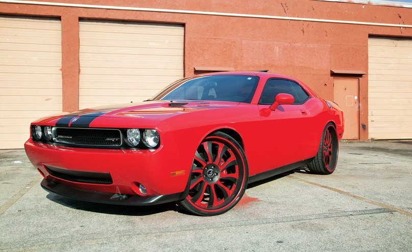 Dodge Challenger SRT-8.