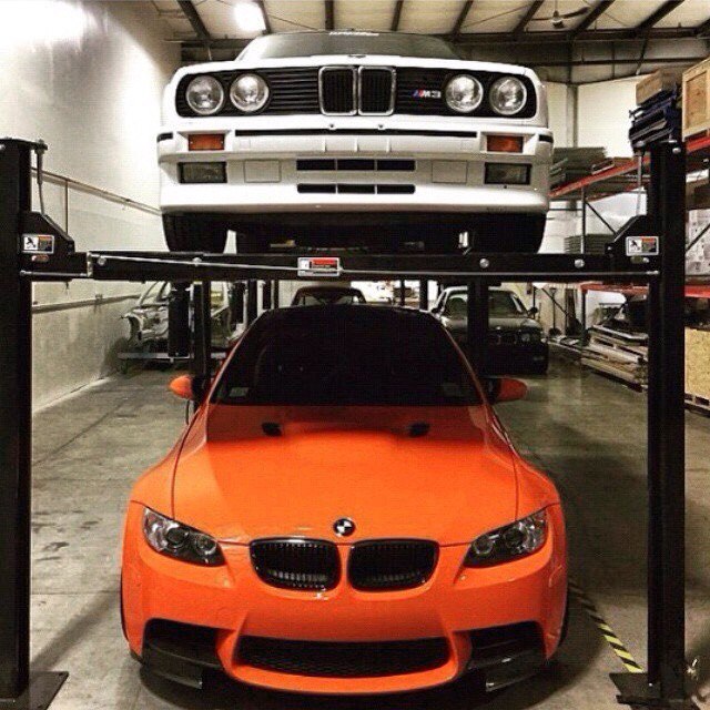 BMW M3 E30 & BMW M3 E92. Old school vs. New school