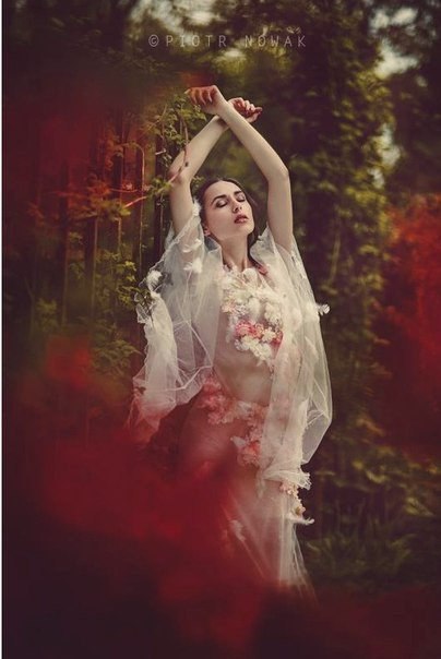 Нет, было сначала не Слово. Сначала была - Любовь. И ты, проявив свою волю, Создал плоть земную и ...