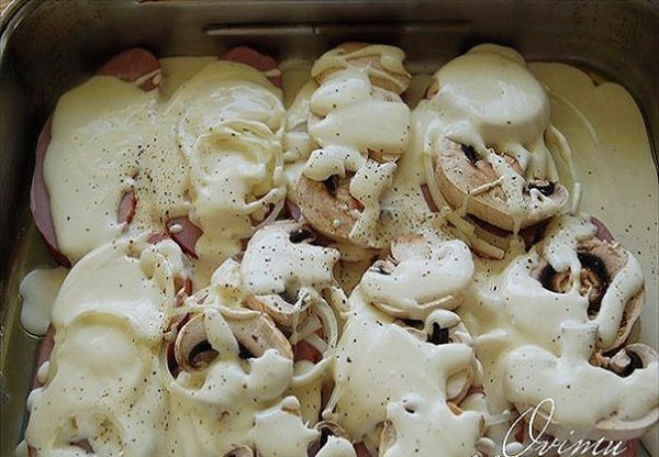 Мясо под ананасом. Вам потребуется: Свинина слабо копченная 1.0 кг Ананасы консервированные 1.0 ... - 7