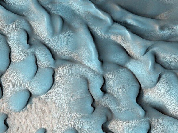  ,    HiRISE        - 2