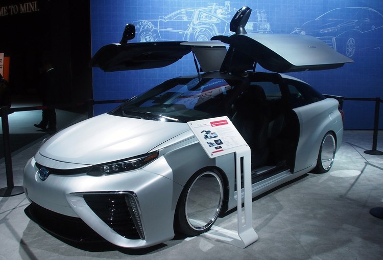   Toyota Mirai     . Toyota    ... - 3