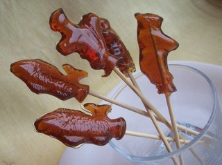 Домашние леденцы - вкус детства. Ингредиенты: - сахарный песок (0,5 стакана); - вода (2-3 ст. ...