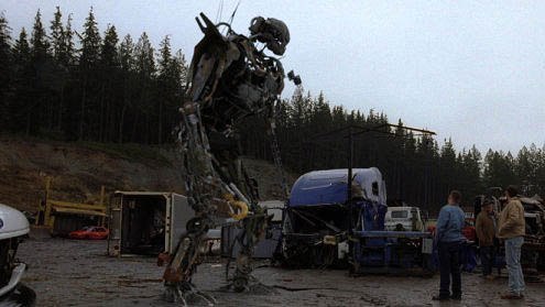 Вторжение живой стали (2011).Жанр: #фантастикаСтав свидетелями падения спутника на землю, ... - 3