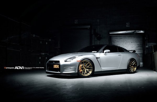 Nissan GT-R. - 7