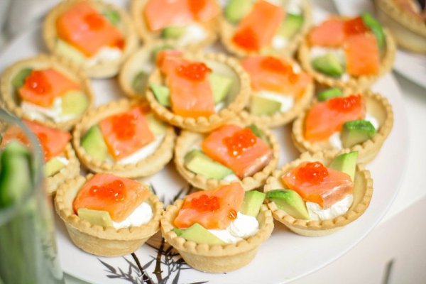10 вкуснейших начинок для тарталеток.1.Творожный сыр с зеленьюНа 100 г творожного сыра (Фета, ... - 5