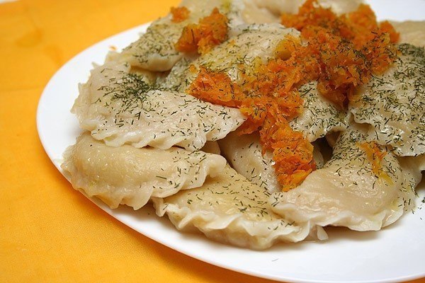 Постные вареники с картошкой.Тесто:Мука пшеничная - 350 г Соль - ч.л.Вода теплая - 150 ...
