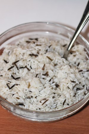 Невероятно вкусный рис с овощами и грибами. Состав: - 300 г пропаренного риса с диким - 1 морковь - ... - 5
