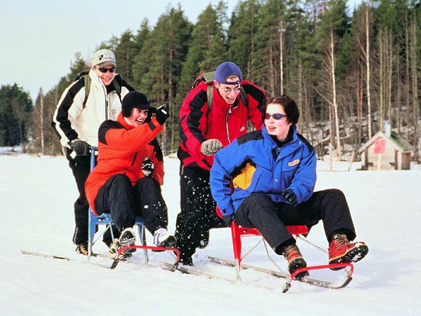 IQ файлы: Старые лыжи + Mobikick = финские сани.