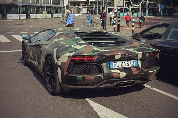 Lamborghini Aventador - 3