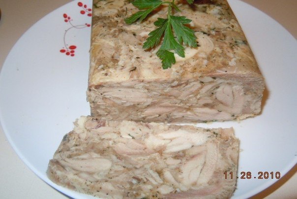 Мясо птицы к завтраку. Ингредиенты В моём случае мясо индюшки Луковицы 2 шт. зелень укропа специи ...