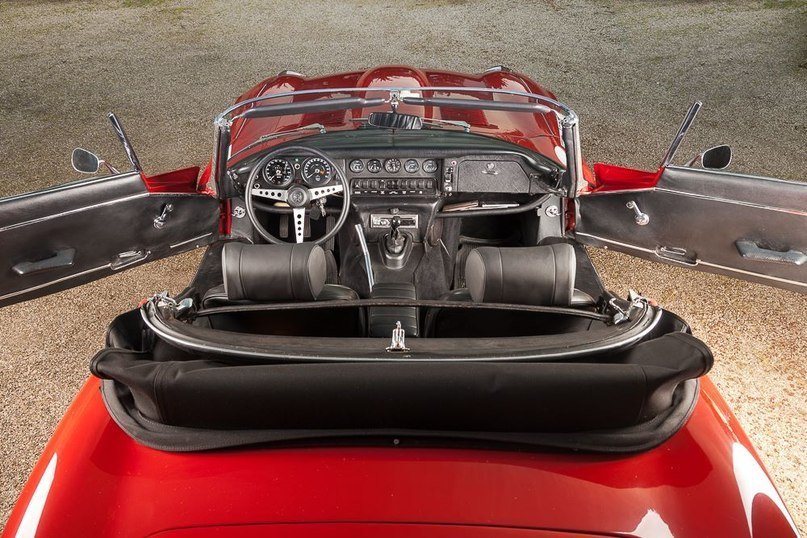 Jaguar E-type Series III V12 Roadster - 7