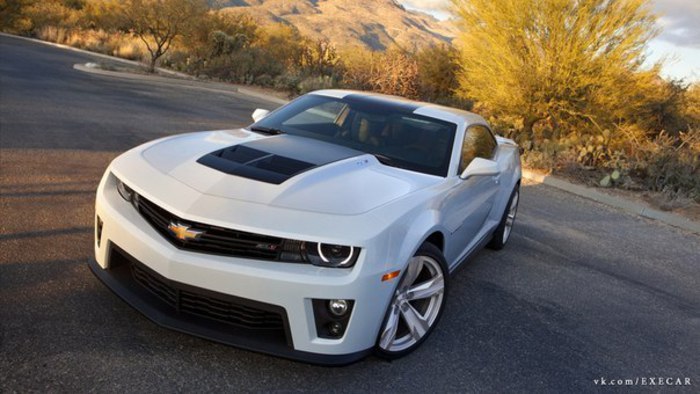 Chevrolet Camaro ZL1. 6.2 liter V8,550 /.