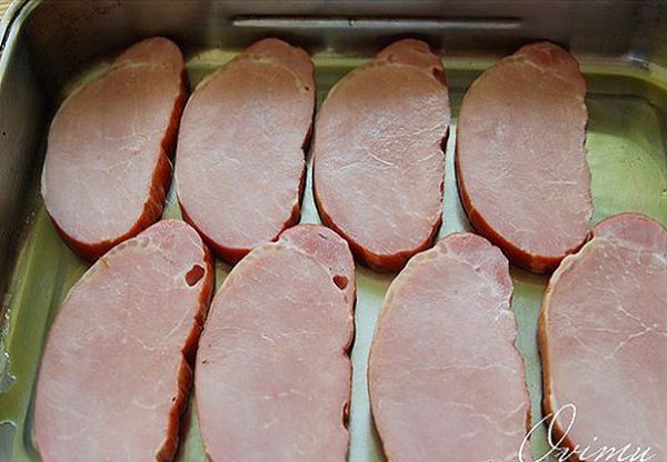 Мясо под ананасом. Вам потребуется: Свинина слабо копченная 1.0 кг Ананасы консервированные 1.0 ... - 5