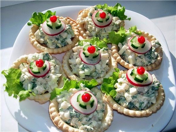 10 вкуснейших начинок для тарталеток.1.Творожный сыр с зеленьюНа 100 г творожного сыра (Фета, ... - 2