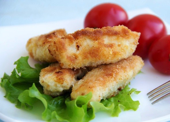 Куриные наггетсы. Чтобы куриная грудка получилась сочной и вкусной, можно приготовить из нее ... - 6