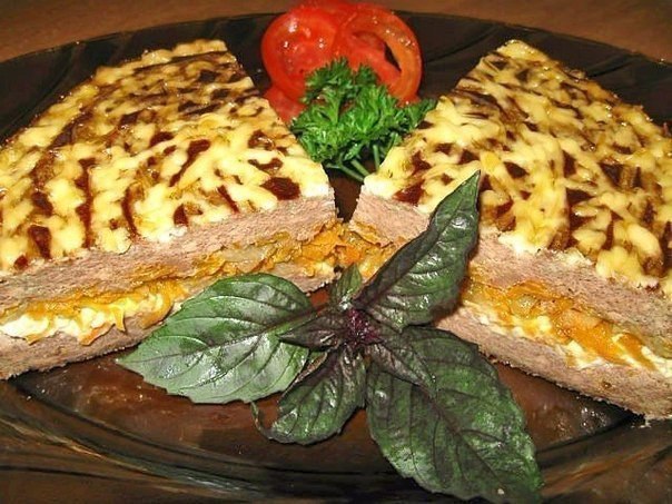 Куриная печень по-царски.Ингредиенты:-Печень куриная - 500 г -Лук репчатый - 500 г-Морковь - 500 г ...
