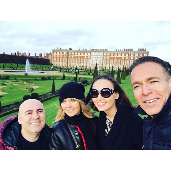 Вчера. Прекрасная погода. Прекрасная компания. Потрясающие виды.#hamptoncourt #замокгенрихаVlll ...