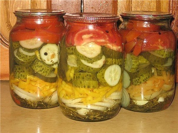 Летний салат на зиму. Очень вкусно! Хочу предложить рецепт салата, который в нашей семье