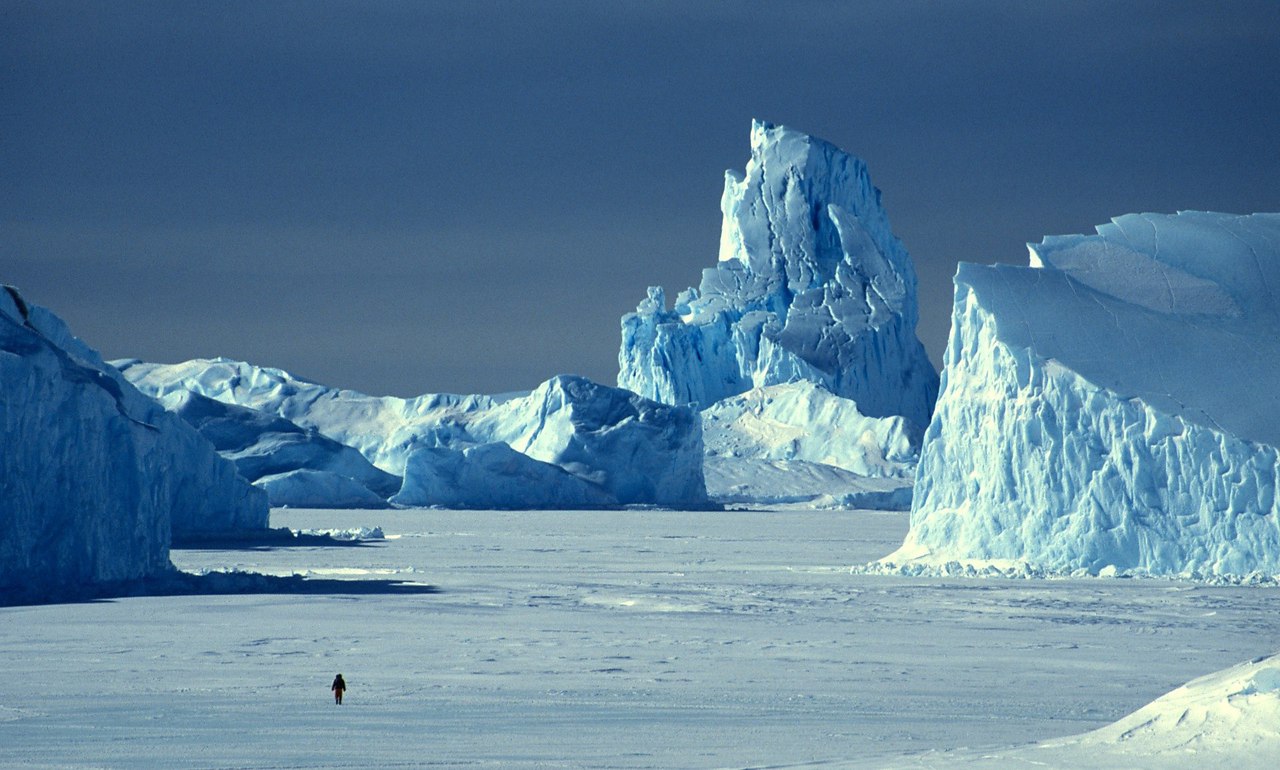 Северный ледовый. Арктика Антарктика Антарктида. Зона арктических пустынь в Антарктиде. Антарктида и Северный полюс. Гренландия ледник Антарктида Арктика Гренландия.
