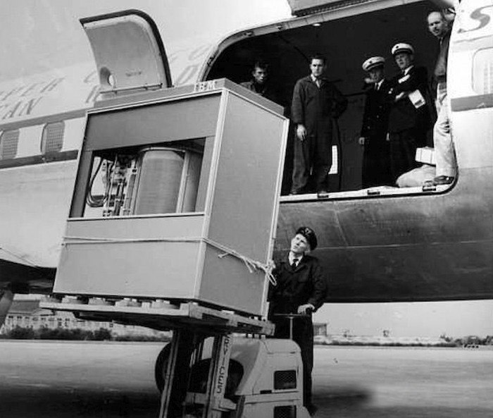 7.5 мб с. Жёсткий диск IBM 350. Жесткий диск IBM 1956. Жесткий диск на 5 мегабайт 1956. Жёсткий диск IBM 305 Ramac.