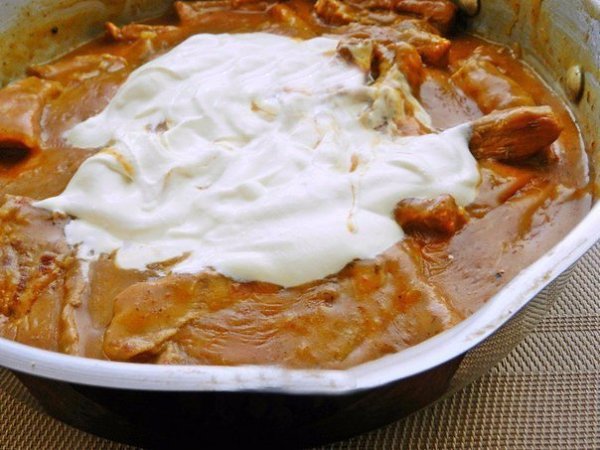 МЯСО ТУШЕНОЕ СО СМЕТАНКОЙ.ИНГРЕДИЕНТЫ: 500 г говядины (или свинины); 2 головки репчатого лука; 150 г ... - 6