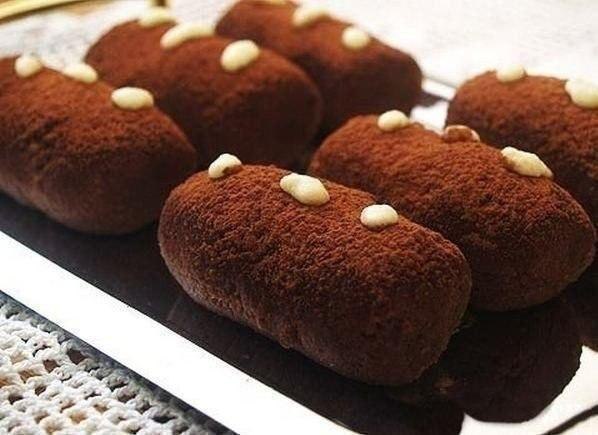 Пирожное "Картошка" - 5 рецептов.1. Ингредиенты (на 20 штук):Сухари ванильные - 500 ...