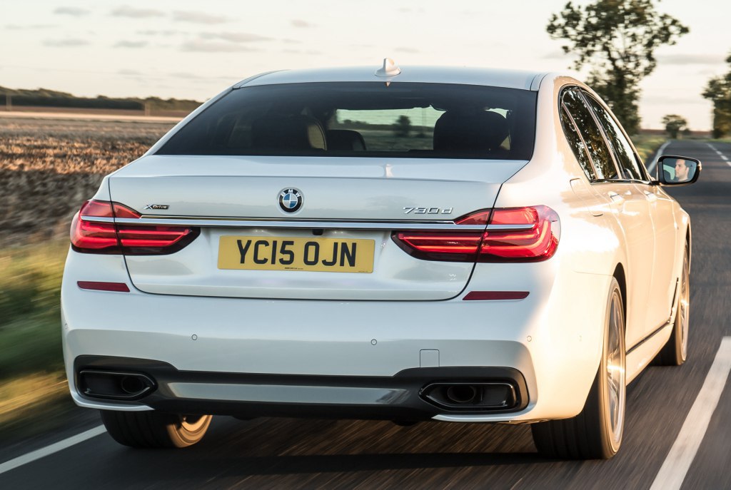 BMW 7 Series G12 - 8