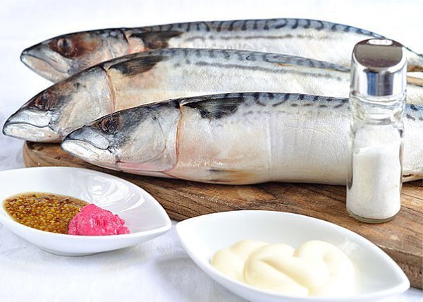 Запеченная скумбрия.Самый простой рецепт приготовления скумбрии. Рыба готовится просто, быстро, но ... - 2