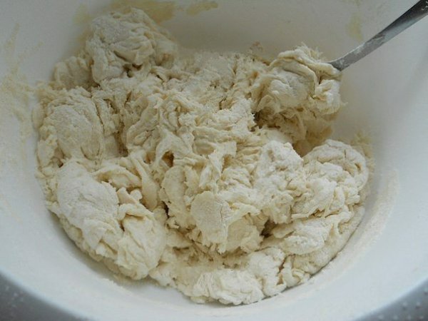 САМЫЕ ВКУСНЫЕ ЧЕБУРЕКИ.Ингредиенты: мука - 3 стакана (емкость - 250 мл); вода холодная - 1 стакан; ... - 3