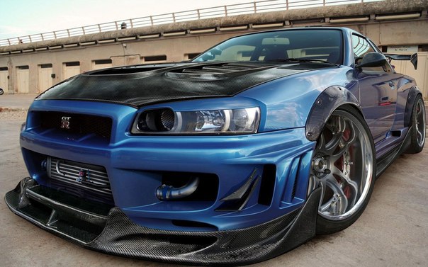 Nissan Skyline R34.